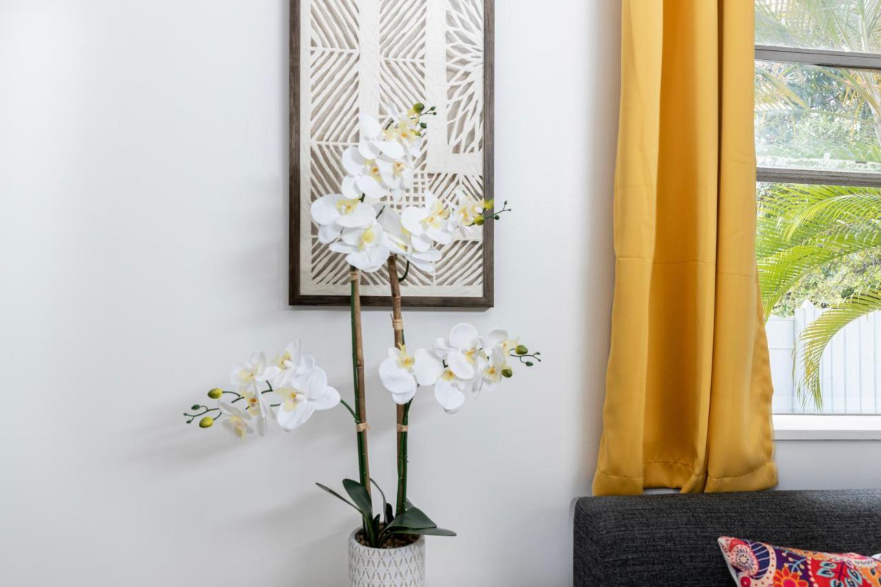 Beautiful Casita With King Bed And Private Patio Close To Calle 8, Mia Airport, Coral Gables マイアミ エクステリア 写真