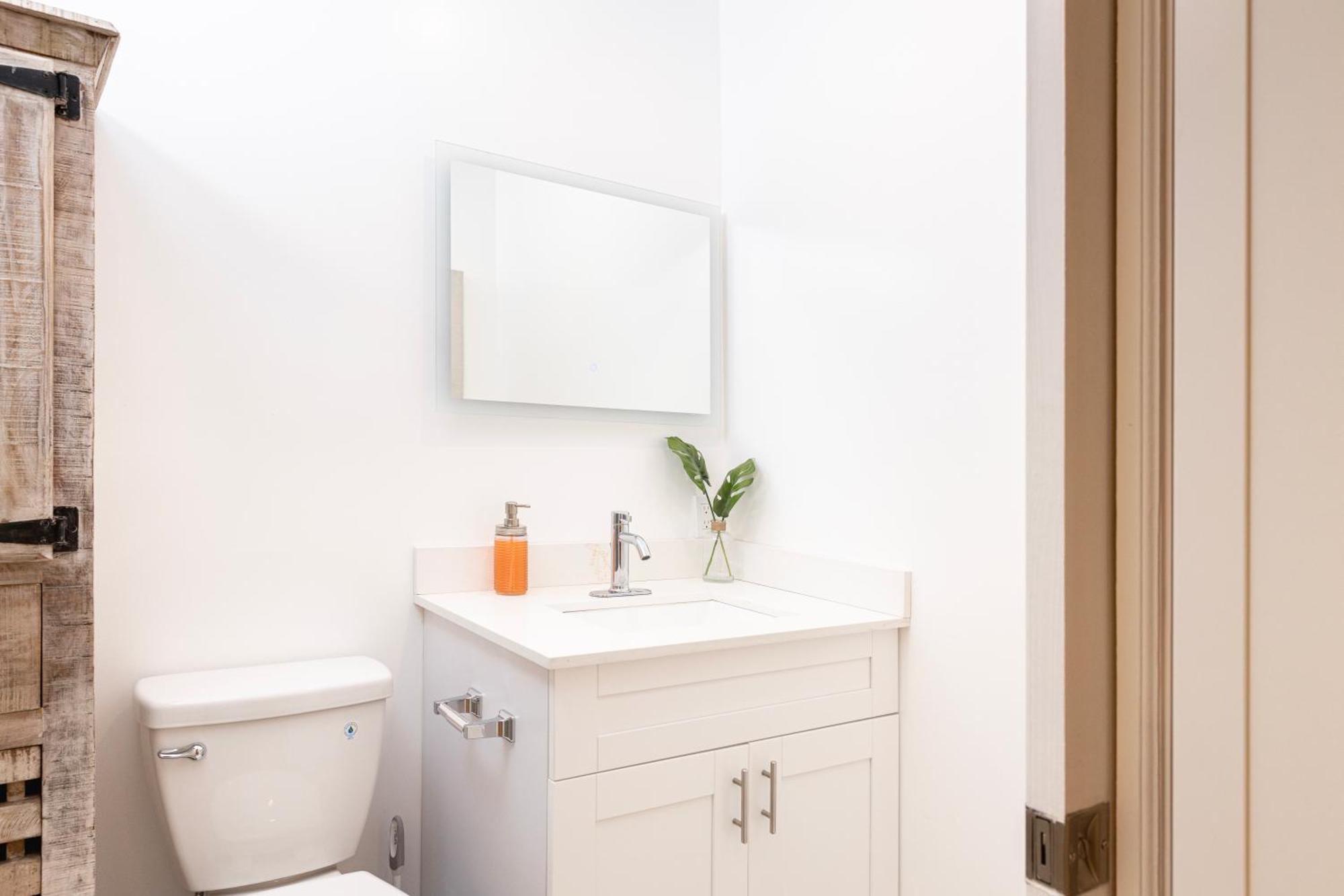Beautiful Casita With King Bed And Private Patio Close To Calle 8, Mia Airport, Coral Gables マイアミ エクステリア 写真