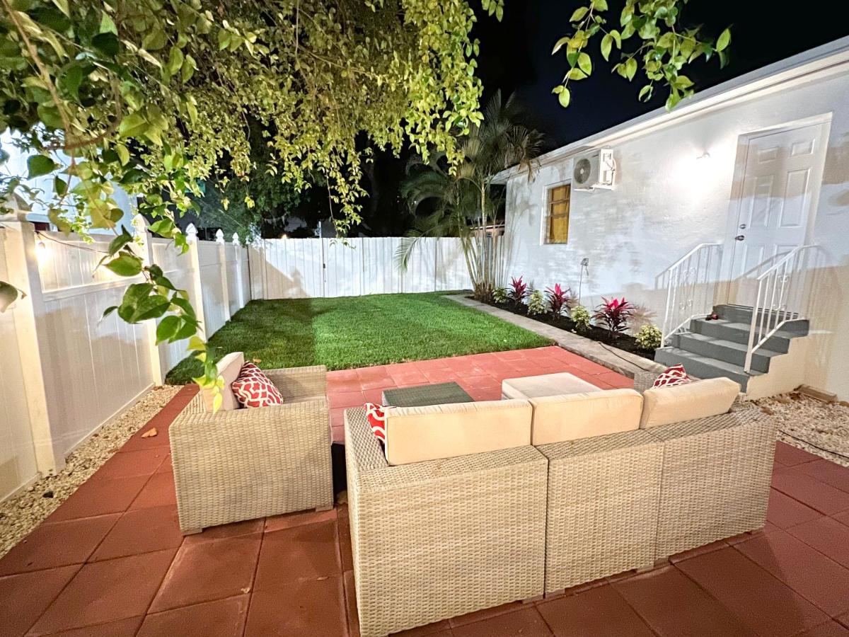 Beautiful Casita With King Bed And Private Patio Close To Calle 8, Mia Airport, Coral Gables マイアミ エクステリア 写真